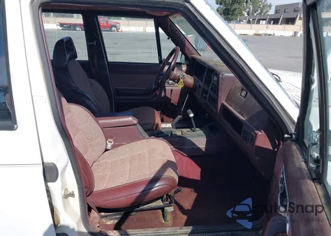 1989 Jeep Cherokee Laredo из США, поврежденный, VIN 1J4FJ58L1KL641947